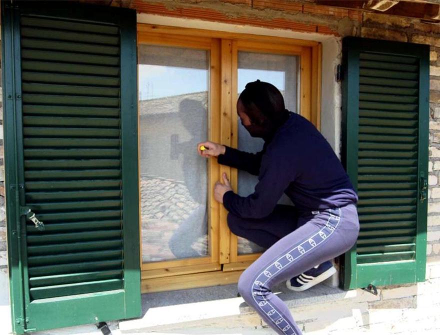 Come difendersi dai furti: dai sicurezza alla tua casa Finestre senza tapparelle